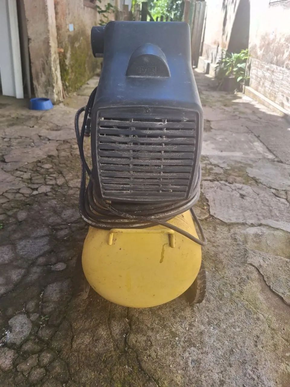 Compressor para pintura ótimo estado 35L - Foto 4
