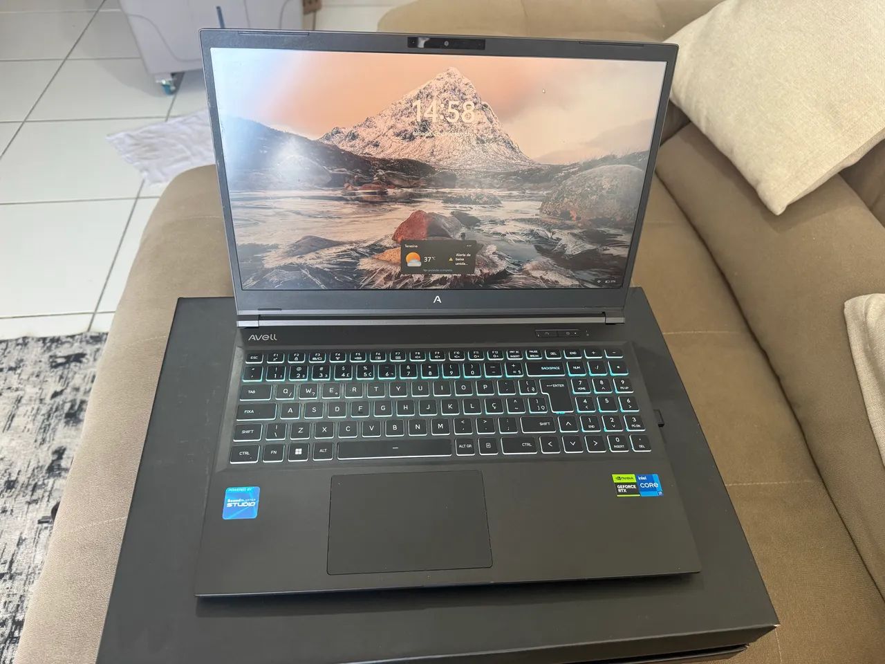 Vendo Notebook AVELL ÍON A52i i7 RTX 4050