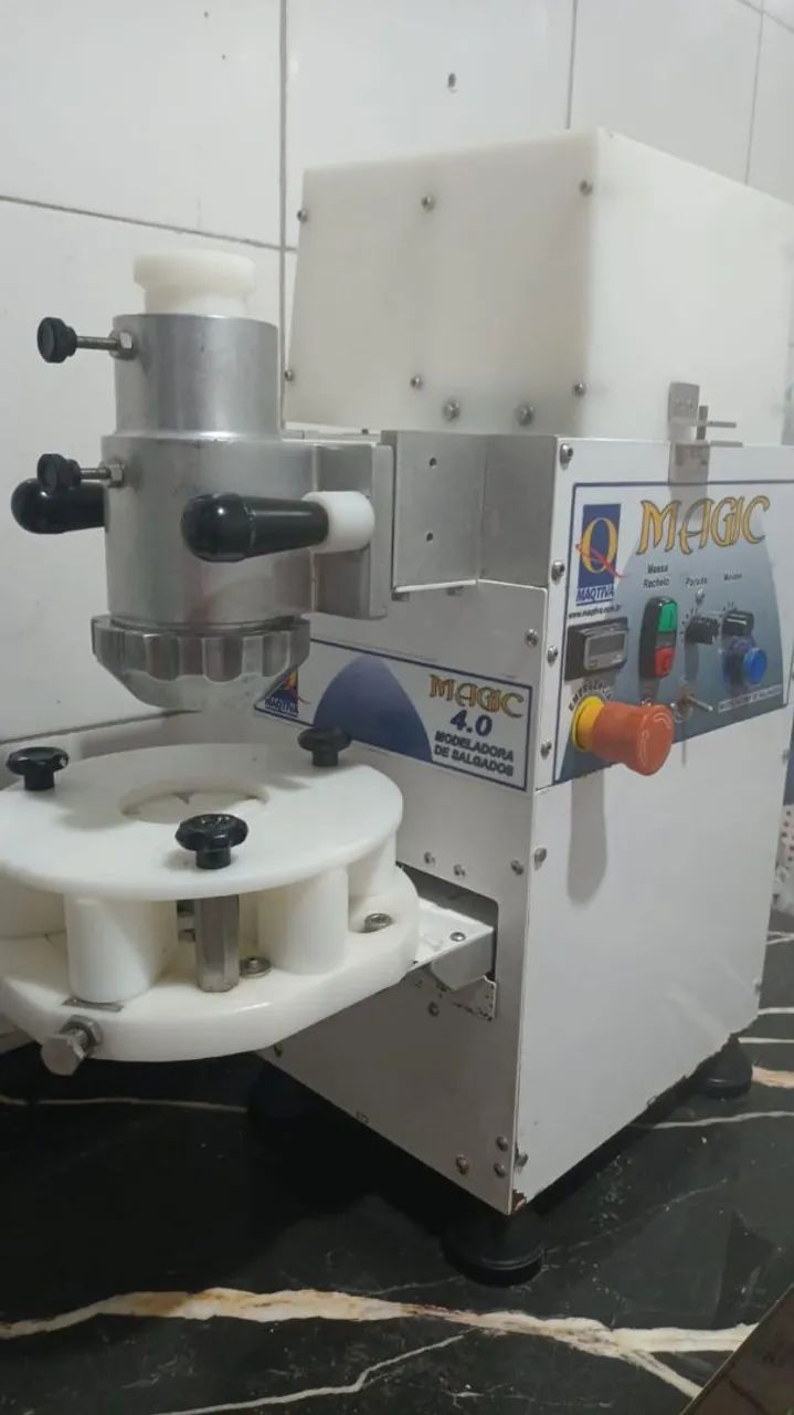 Vendo máquina de salgados 