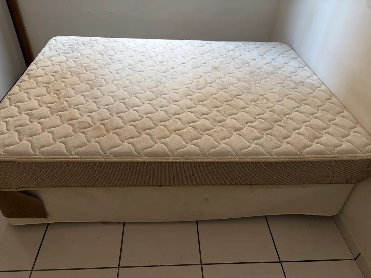 Box e Colchão de Casal - Foto 4