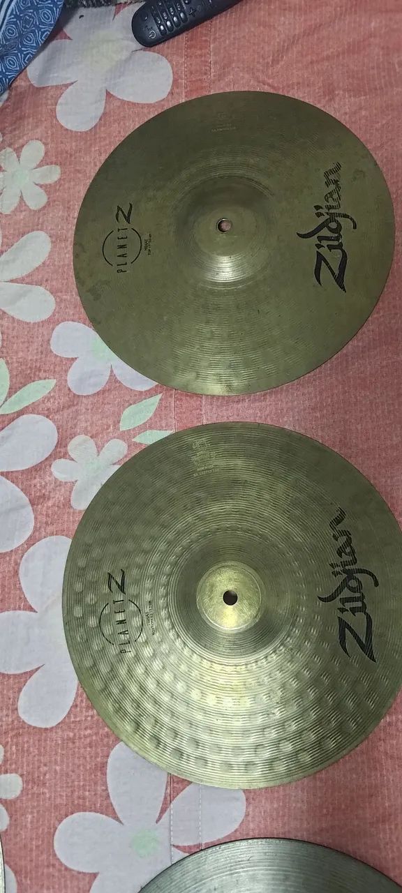 Prato Hi-Hat Zildjian Planet Z 13 - Instrumentos musicais - Centro