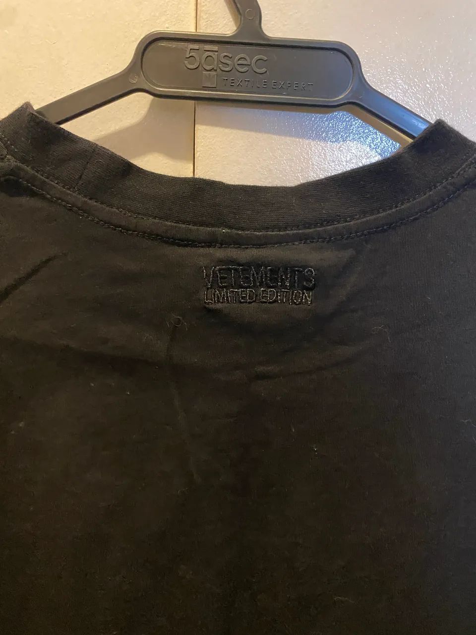 Camiseta vetements preta m - Foto 4