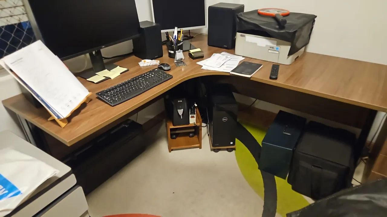 Mesa para escritório em L