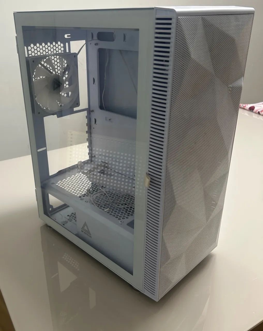 Gabinete Montech X3 Mesh com 4 fans  ( Avaria )