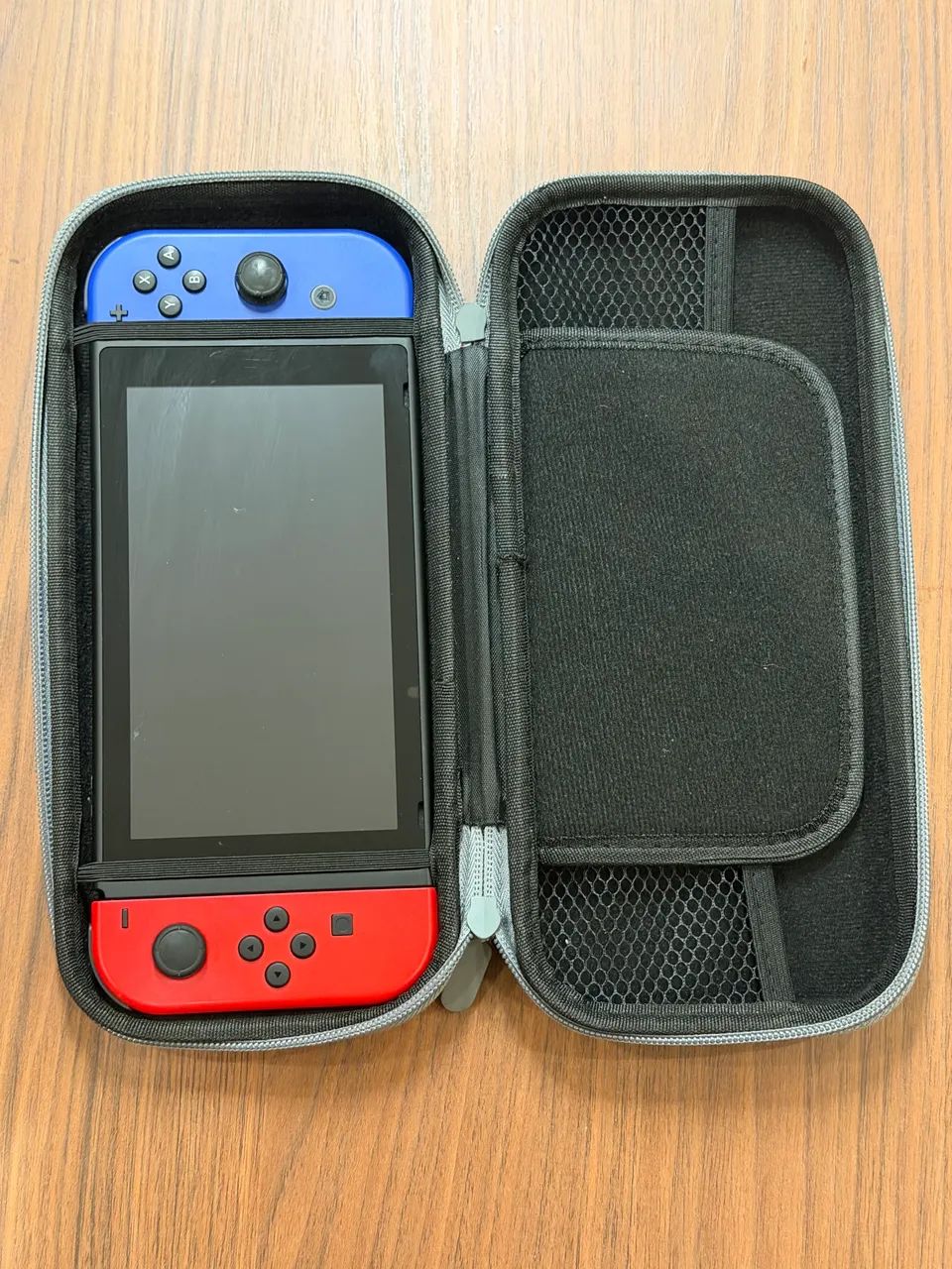Nintendo Switch V2 + 2 controles JoyCons + Case protetora  - Foto 4