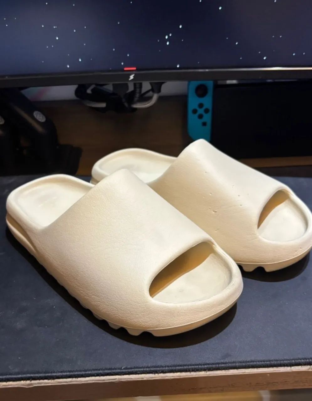 Yeezy Slide Bone (2022)