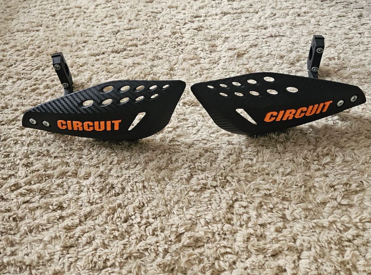 Vendo Protetor de mão universal para moto