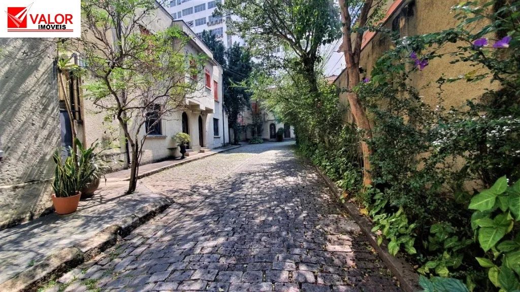CASA FINS COMLS RUA PIAUÍ/HIGIENÓPOLIS