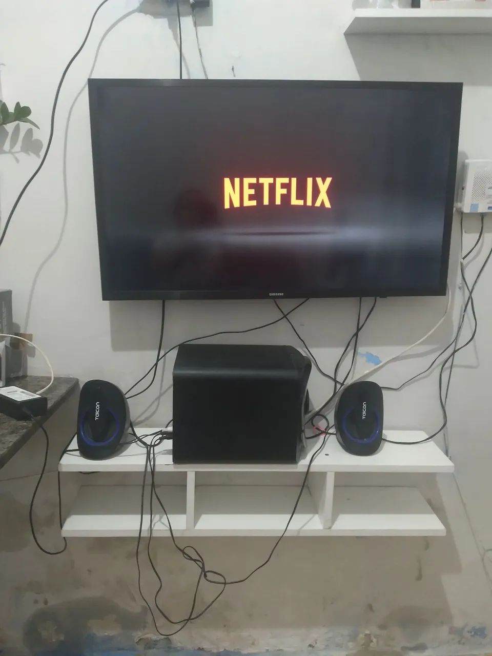 Televisão ótima pegando tudo Smart - Foto 3