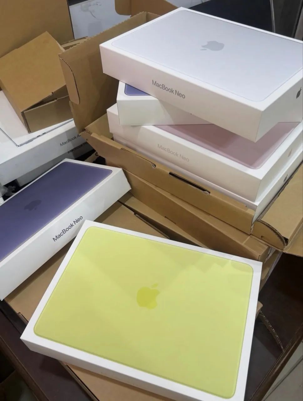 MacBook Neo 256GB 8GB RAM NOVO LACRADO NOTA E GARANTIA