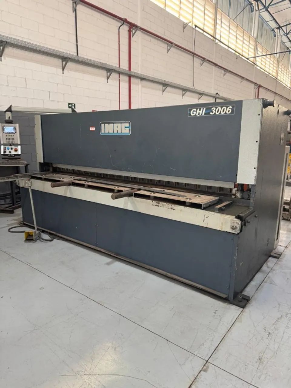 Guilhotina industrial CNC IMAG em ótimo estado - Foto 5