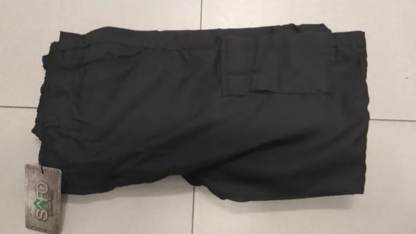 Calça tática preta, modelo tactel (tecido sintético) , transforma em bermuda, tamanho 42 - Foto 2
