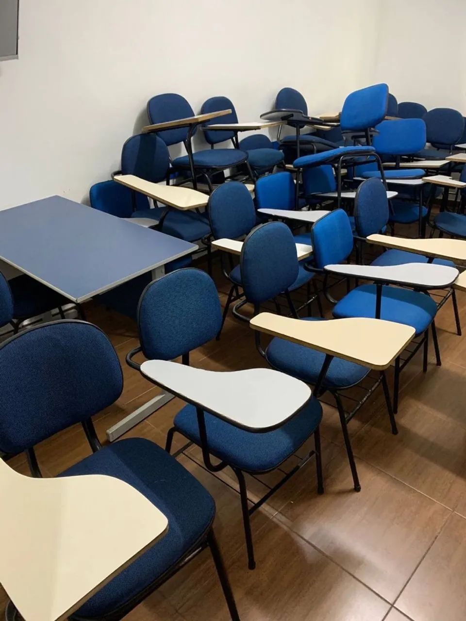 Cadeiras universitárias  - Foto 3