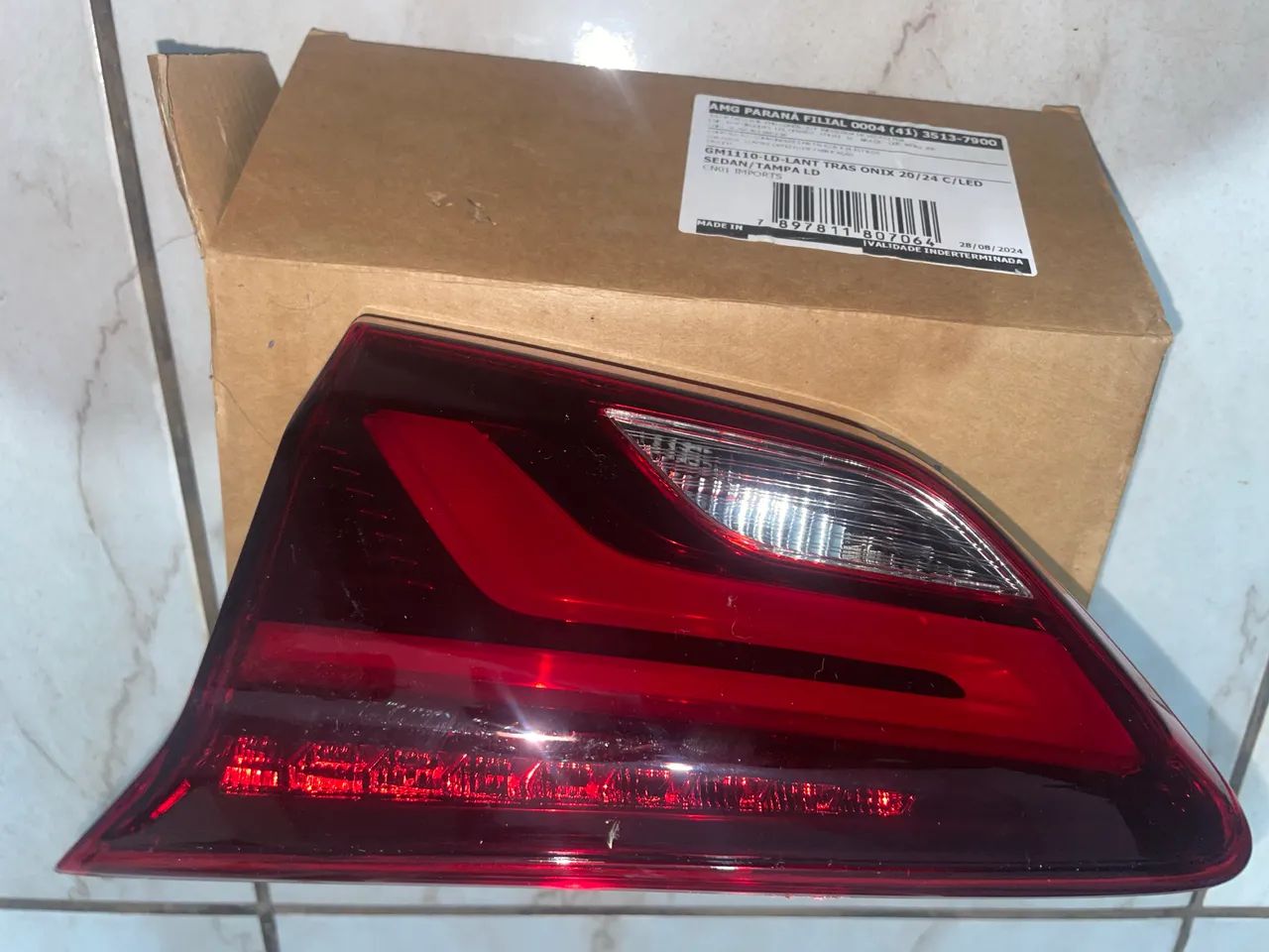 Lanterna Traseira Onix Sedan Plus 2020/2025 Porta-Malas Com LED