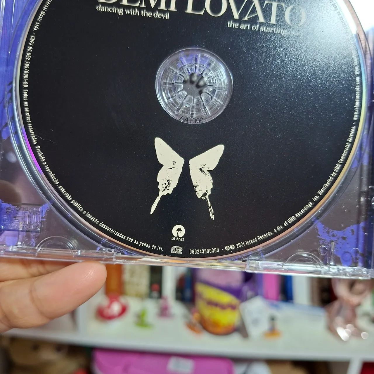 CD Demi Lovato - Dancing With The Devil - Capa AZUL - Foto 3