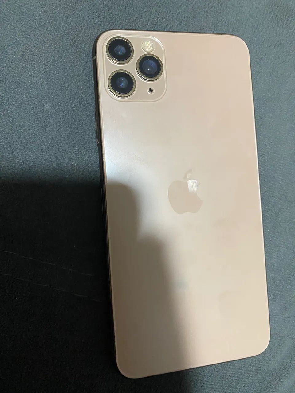 iPhone 11 Pro Max 256 gigas quebrado - Foto 2