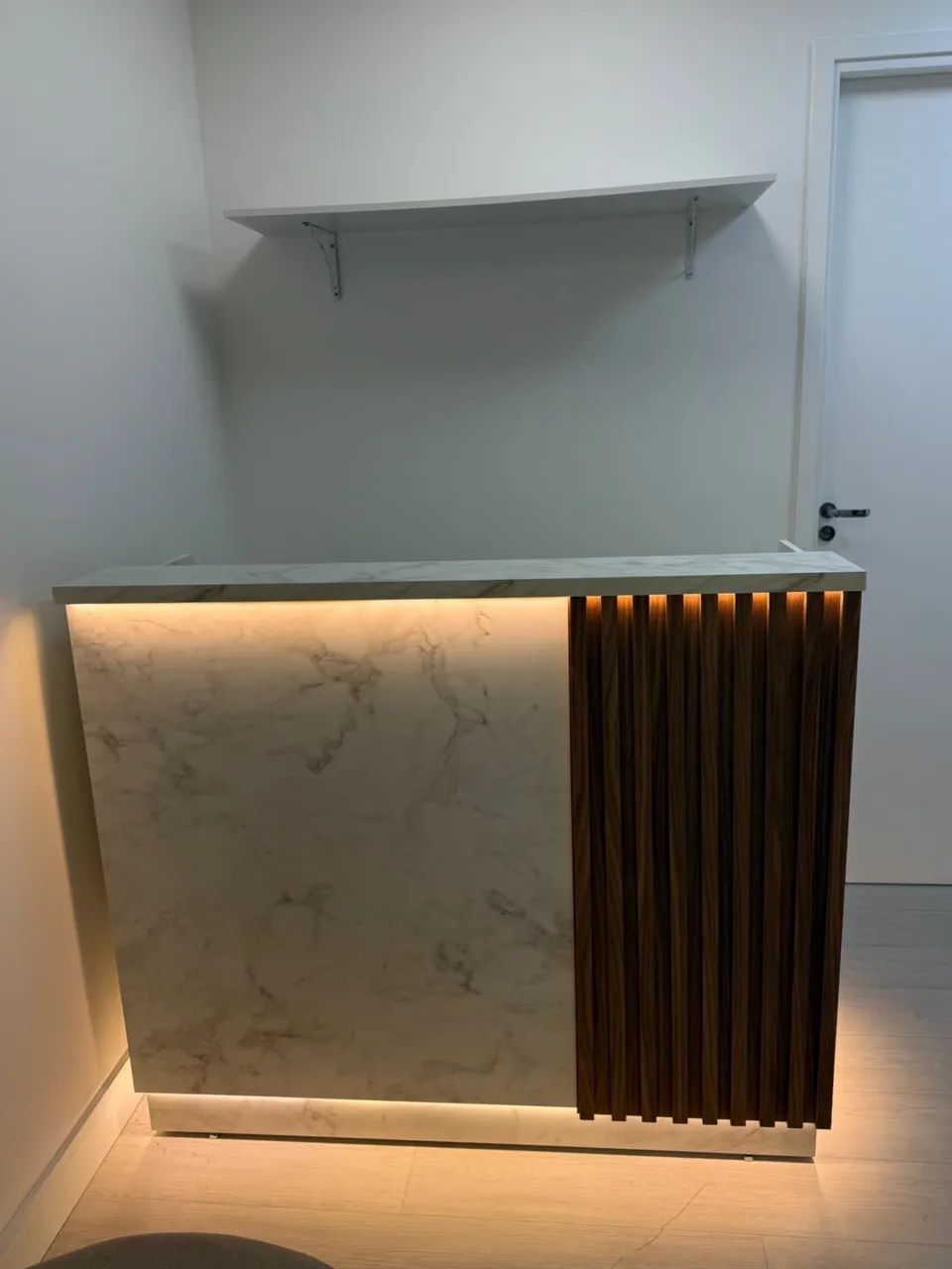 Balcão para recepção com led  - Foto 4