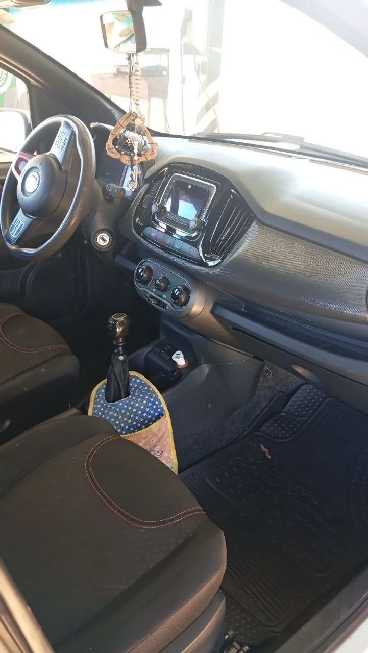 Fiat Uno Sporting 1.4 EVO Fire Flex 8V 4P 2016