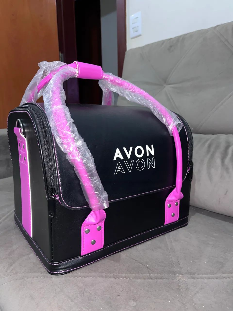 Maleta de Maquiagem Avon Original Preta e Rosa - Nova