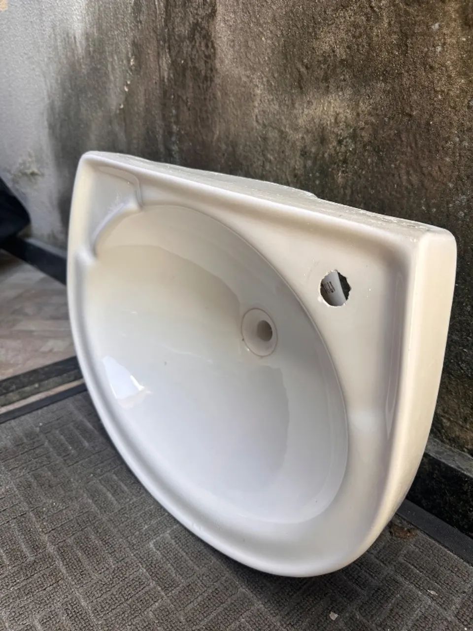Lavatório e torneira  - Foto 3