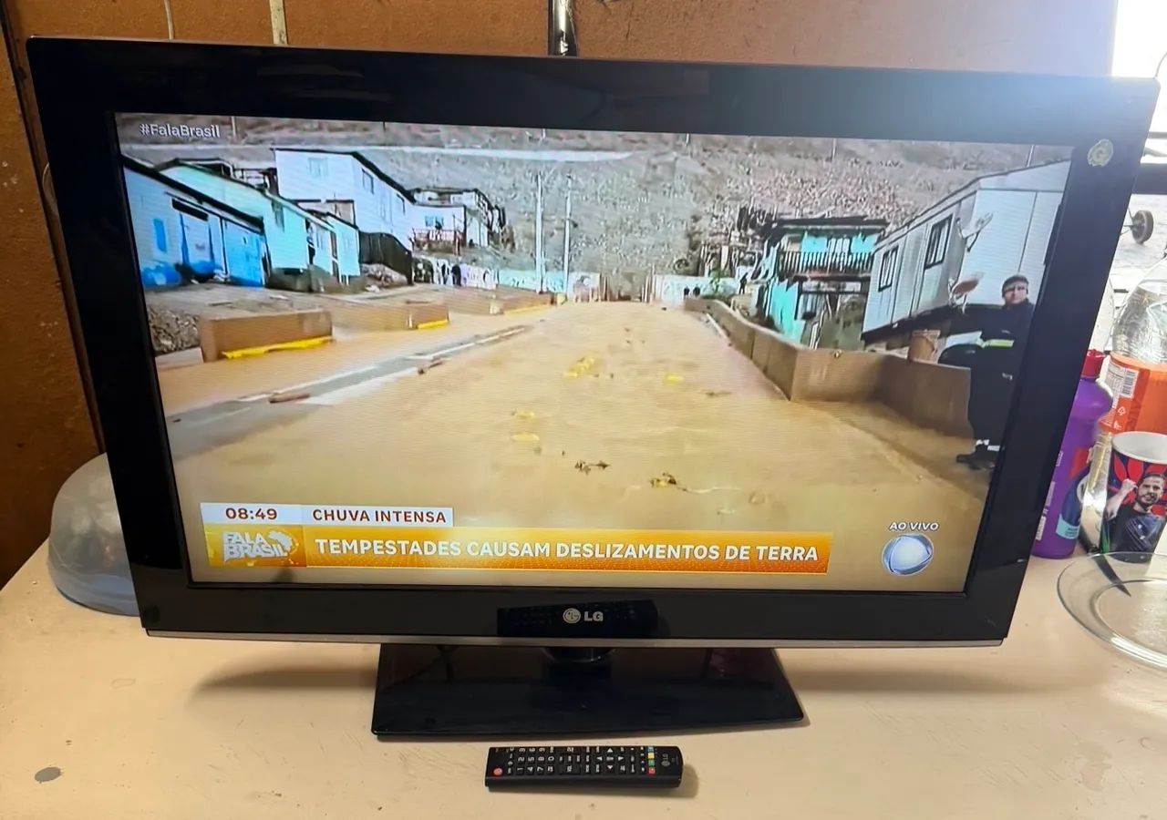 TV 32 polegadas LG LCD não é smart funcionando perfeitamente  - Foto 2