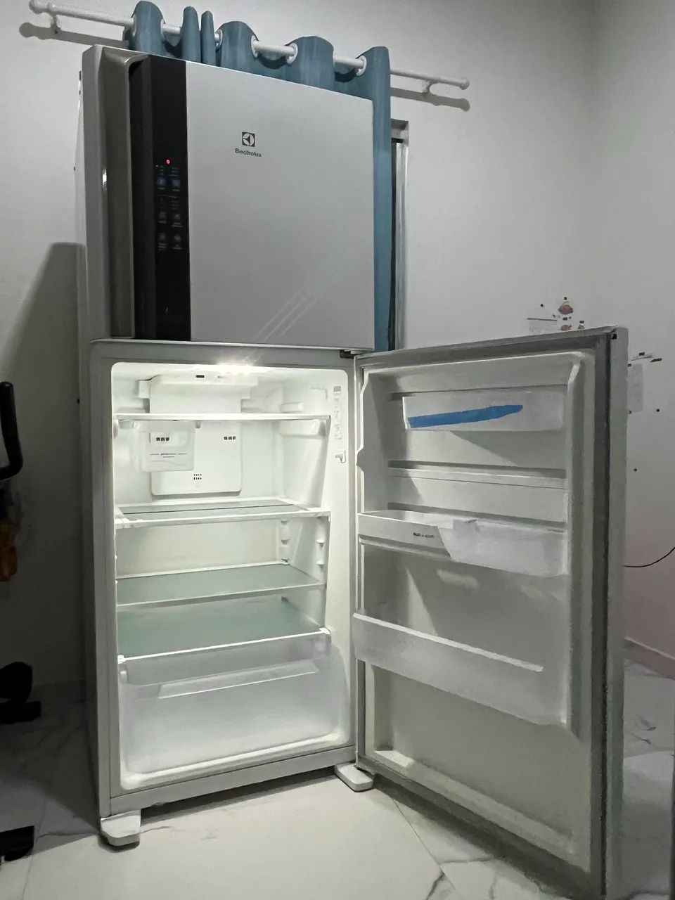 Geladeira Electrolux frost free semi nova  - Foto 5
