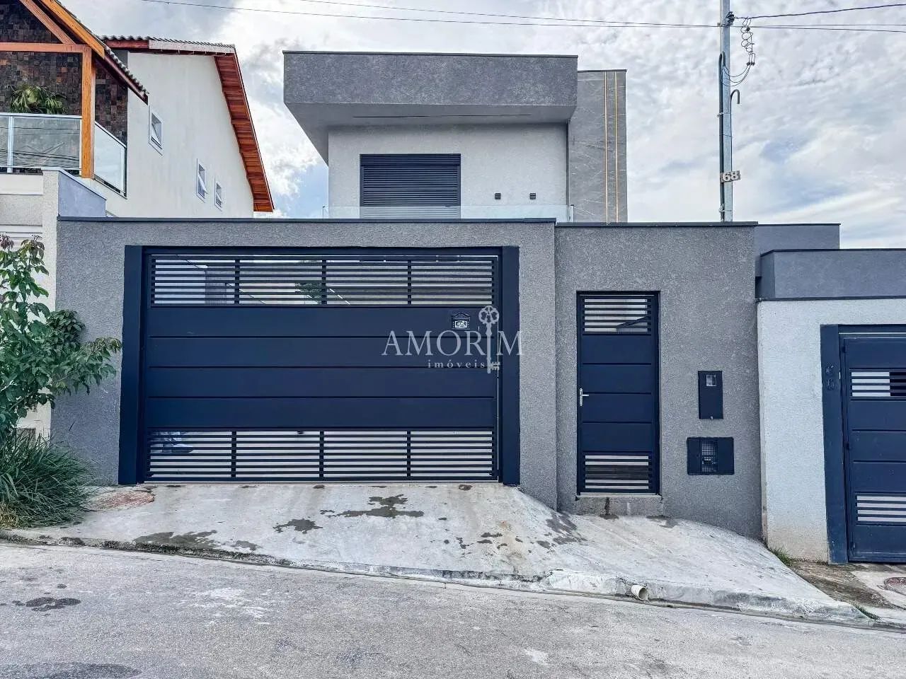 CASA EM CONDOMÍNIO COM 3 QUARTOS 1 SUÍTE E 2 VAGAS EM CAJAMAR/SP