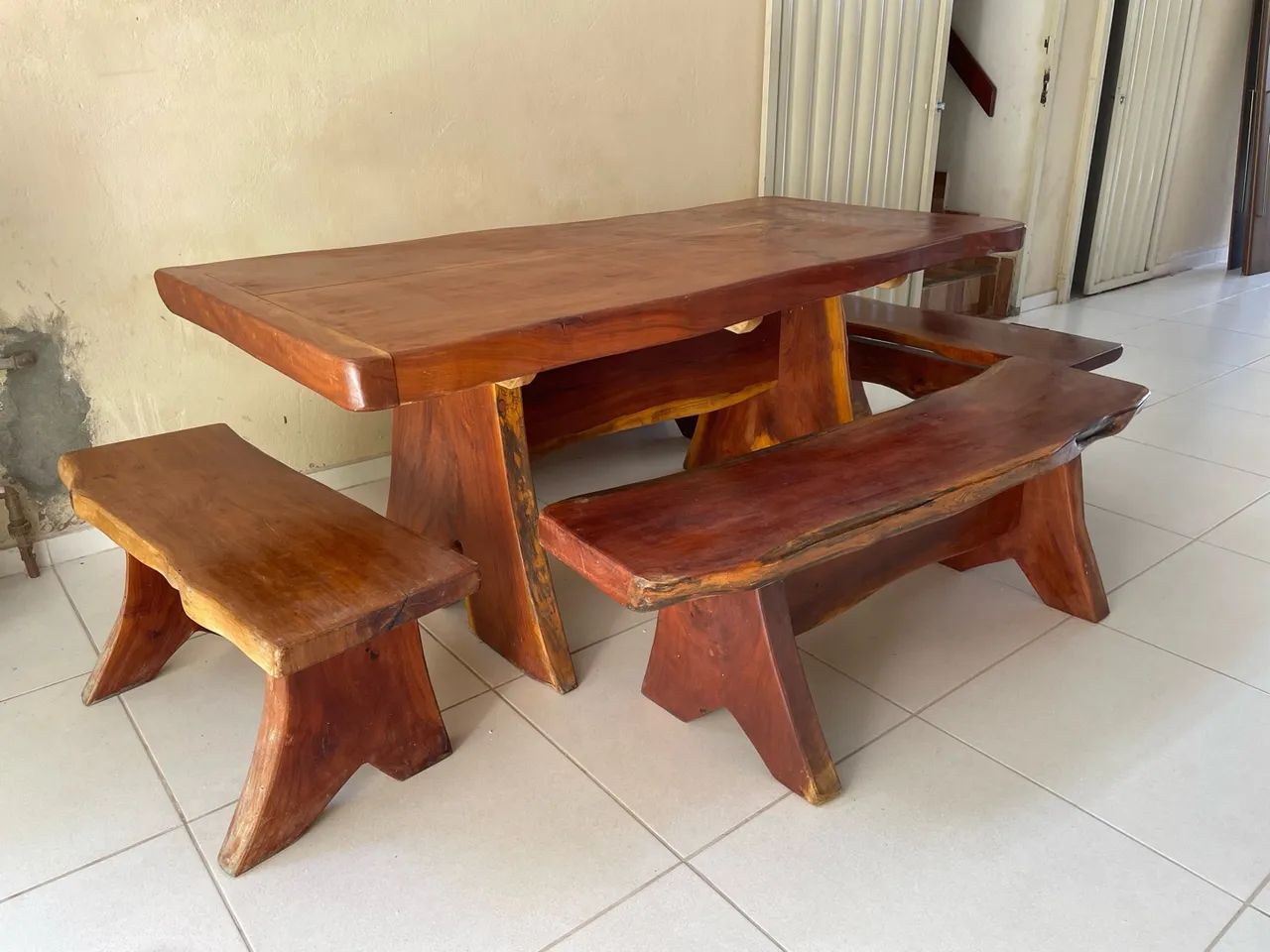 Mesa de jaqueira 