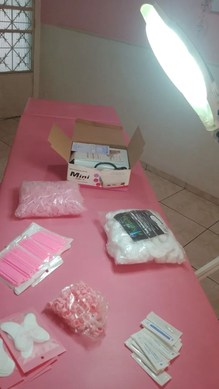 Kit completo: Maca fixa para salão com cadeira, escada, luminária e esterilizador. - Foto 5