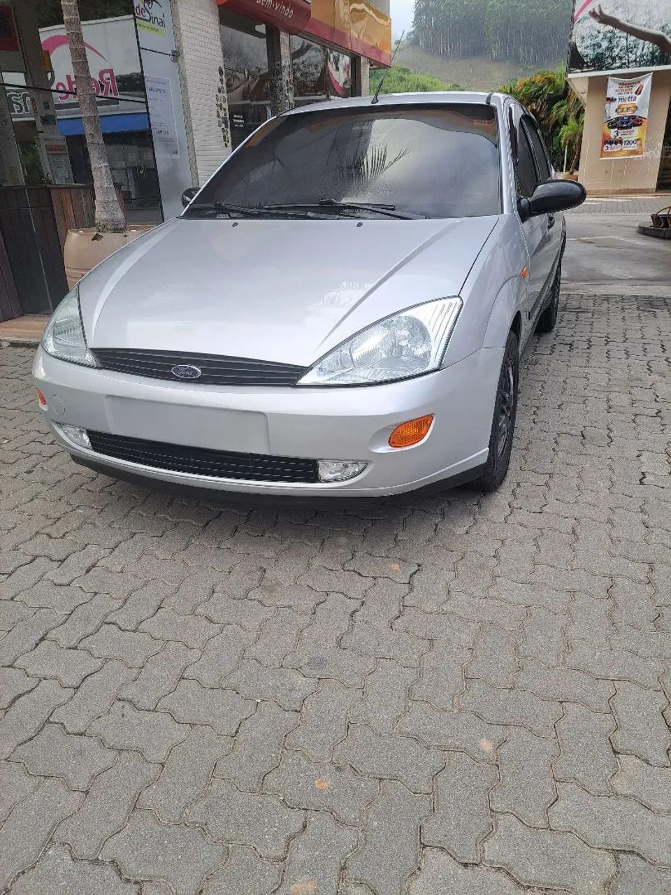 Ford Focus 1.8 16V 5P 2002