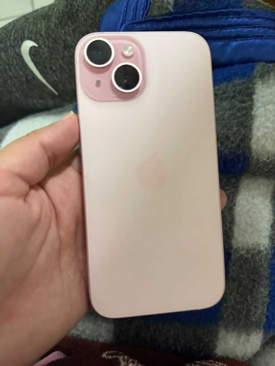 iPhone 15 rosa 