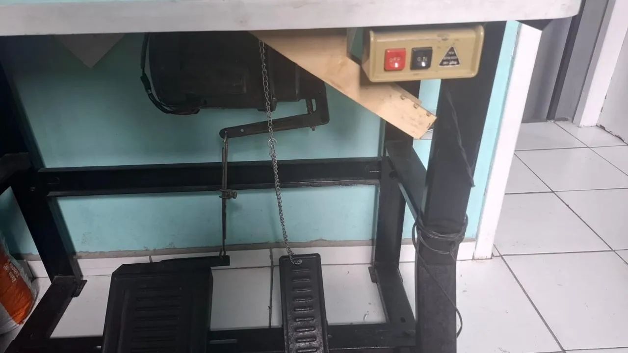 Máquina de overloque  - Foto 3
