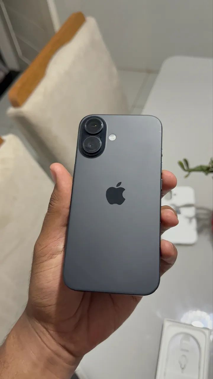 iPhone 16