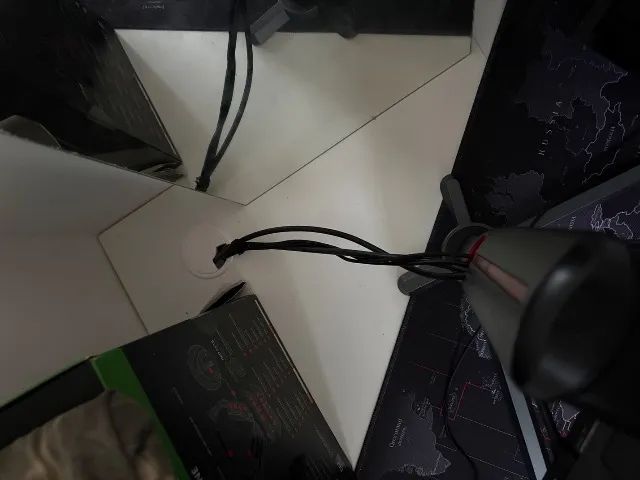 Mesa de canto para computador / estudo - Foto 2