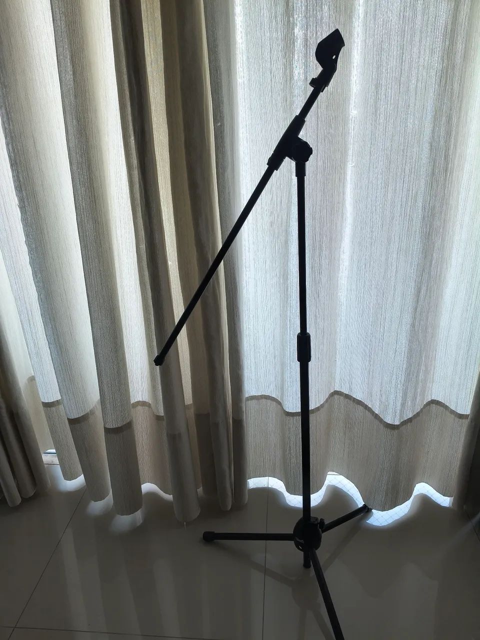 Kit de Gravação Mesa de Som + Microfone + Pedestal - Foto 4