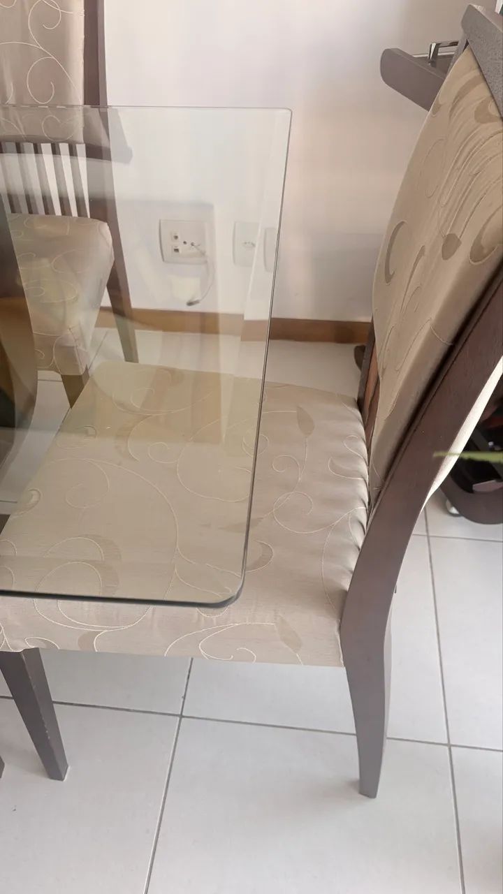 Conjunto de mesa e cadeiras em ótimo estado  - Foto 3