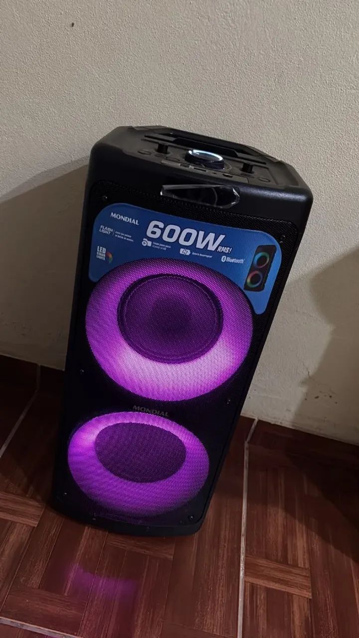 Caixa de som semi nova 