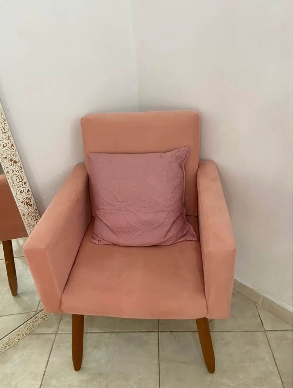 Vende-se 2 poltronas rosa