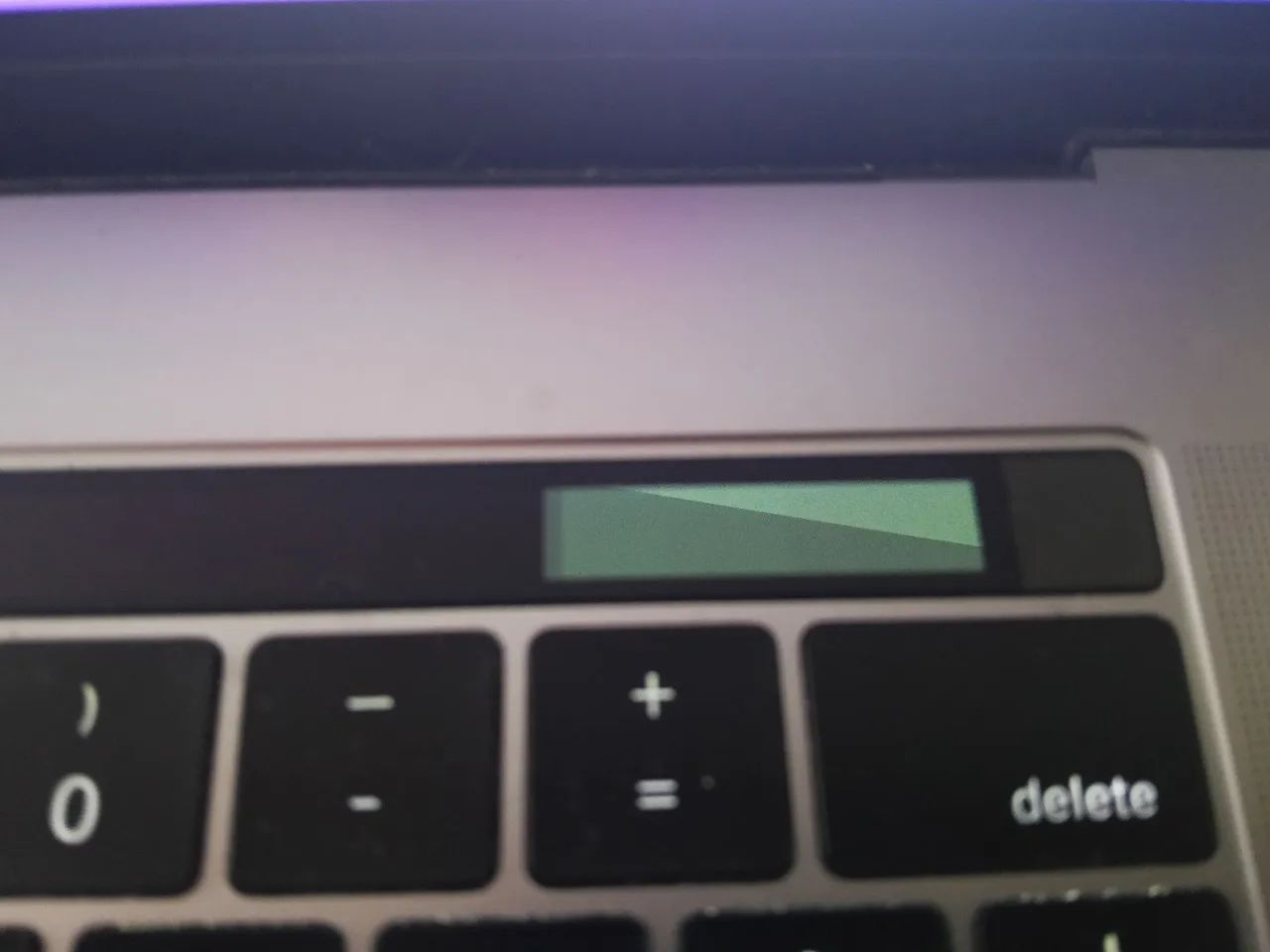 MacBook Pro 2017 15' Pol i7, 16gb, 512g. - Foto 4