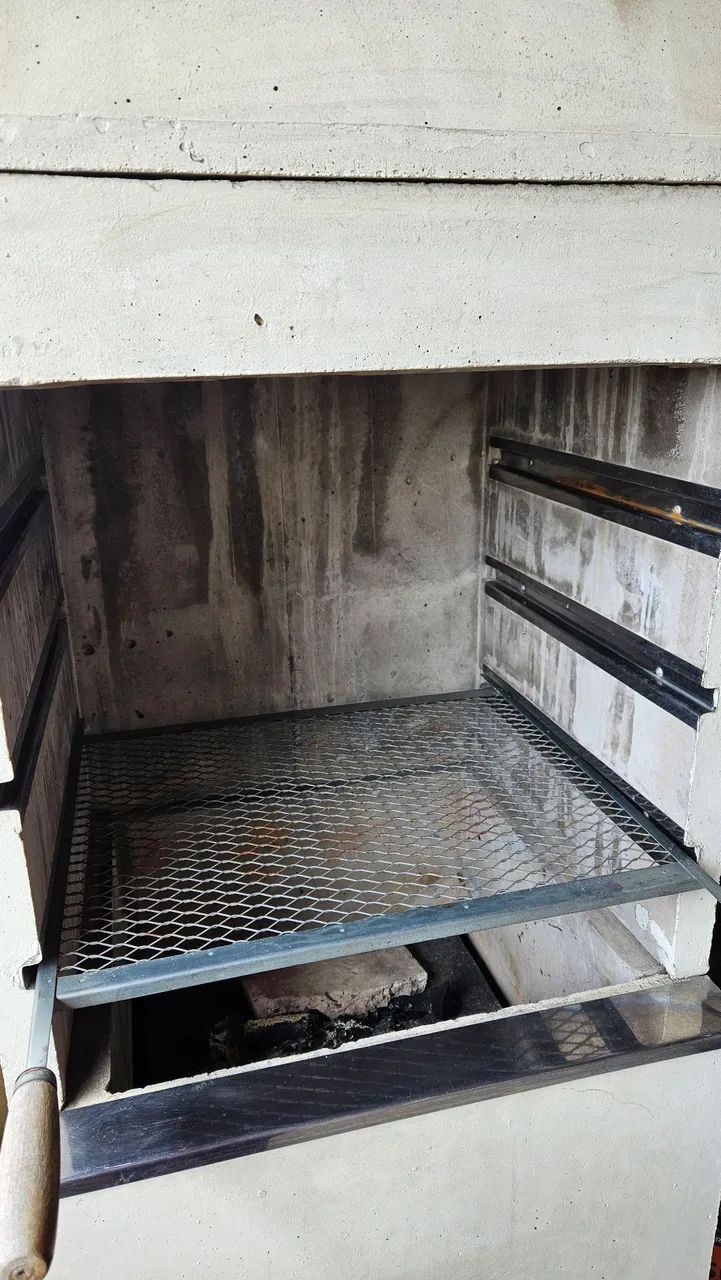 Churrasqueira de concreto com chaminé - Foto 4