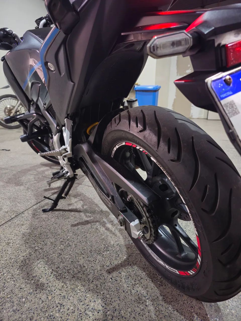 CB300F exclusiva - Foto 4
