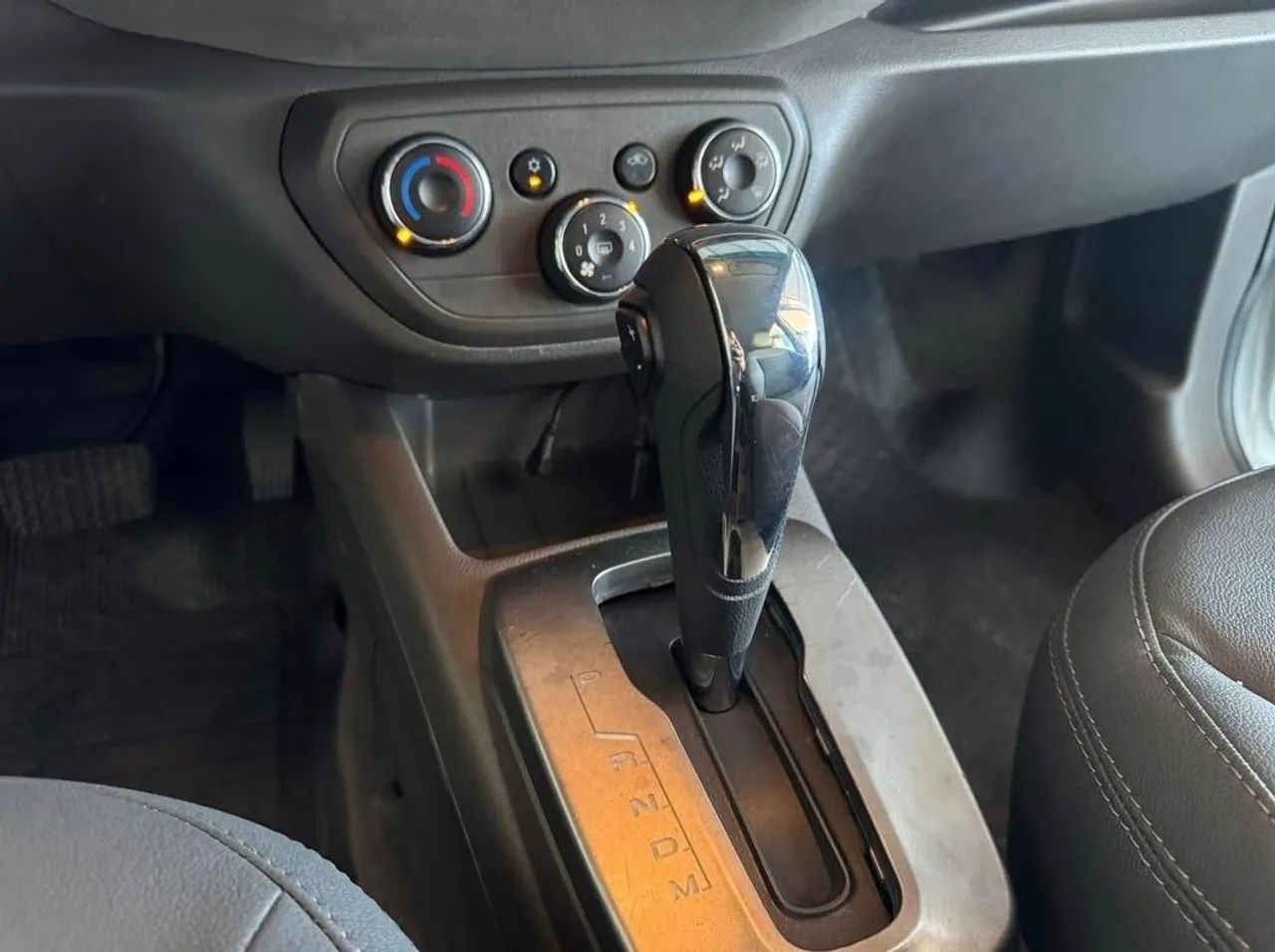Chevrolet Spin LTZ 1.8 8V Econo.flex 5P Aut. 2013 - Foto 4
