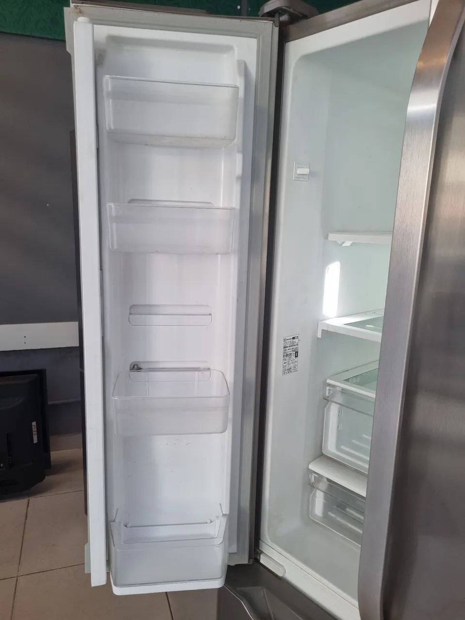 Sy by side Electrolux 590lts - Foto 2