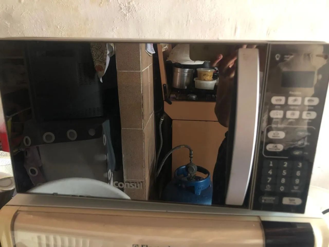 Vendo ( 2 ) Micro-ondas $100