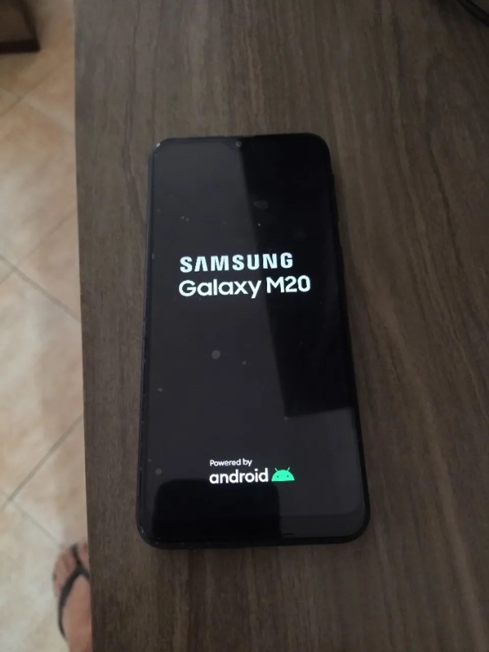 Celular Samsung M20 com 64GB e 4GB de RAM funcionando tudo