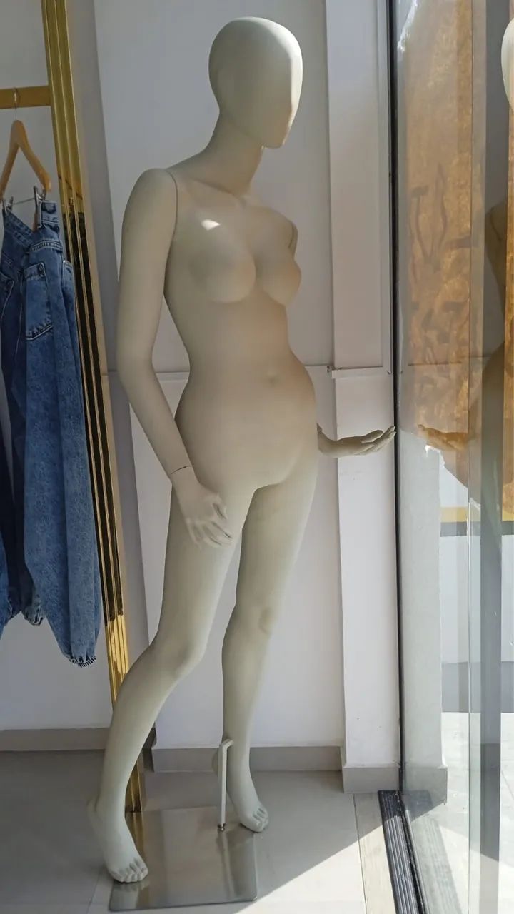 Manequim em fibra  - Foto 2