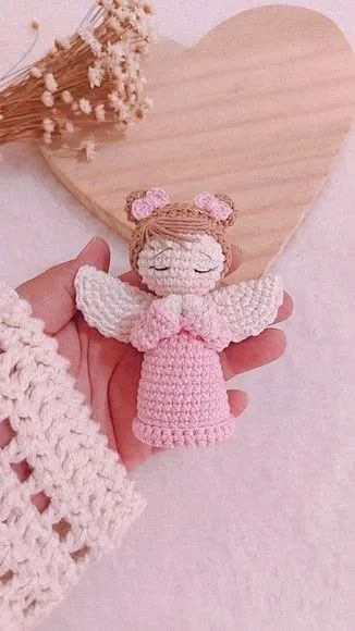 Mini anjo amigurumi 