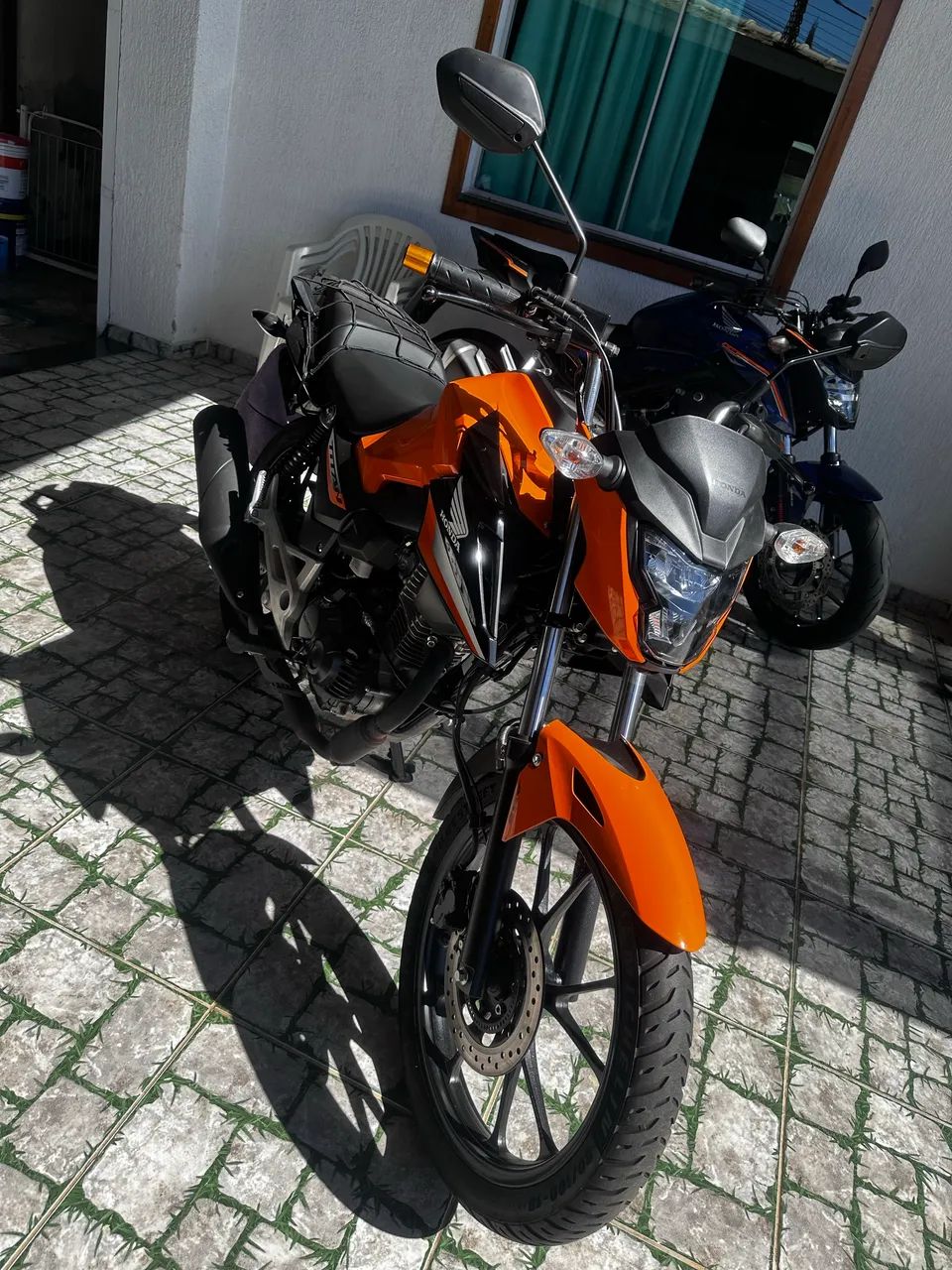 Titan 160 
