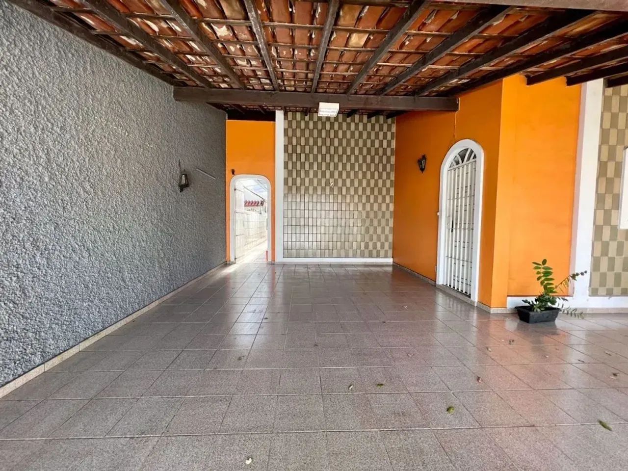 Alugo casa comercial com 250m² no Centro de Vila Velha - ES!!