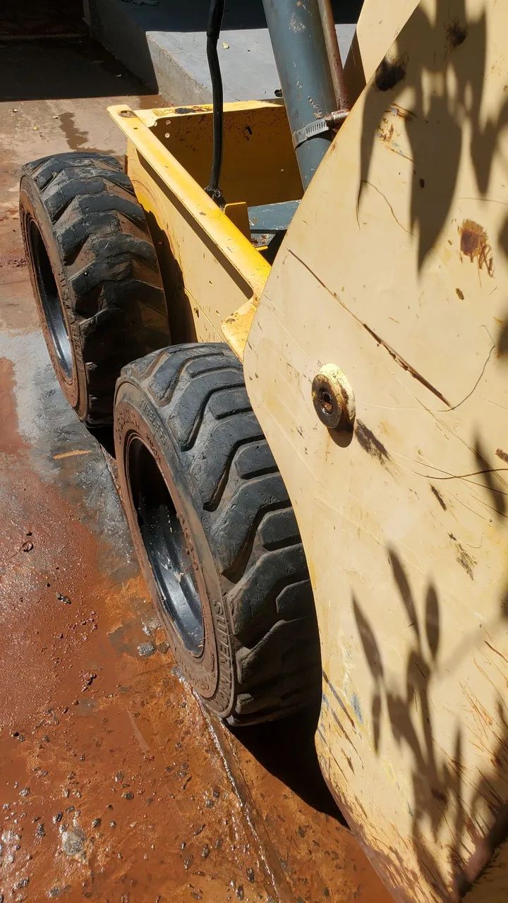 Mini pá carregadeira (bobcat)GEHL 4240e 2014 - Foto 6